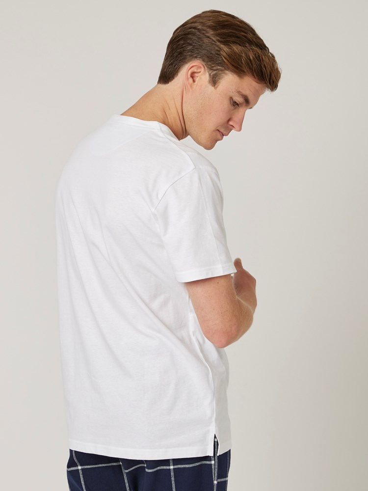 Patrick bestefarstrøye 7501875_O68-VESB-W22-Modell-Back_chn=vic_1072.jpg_Back||Back