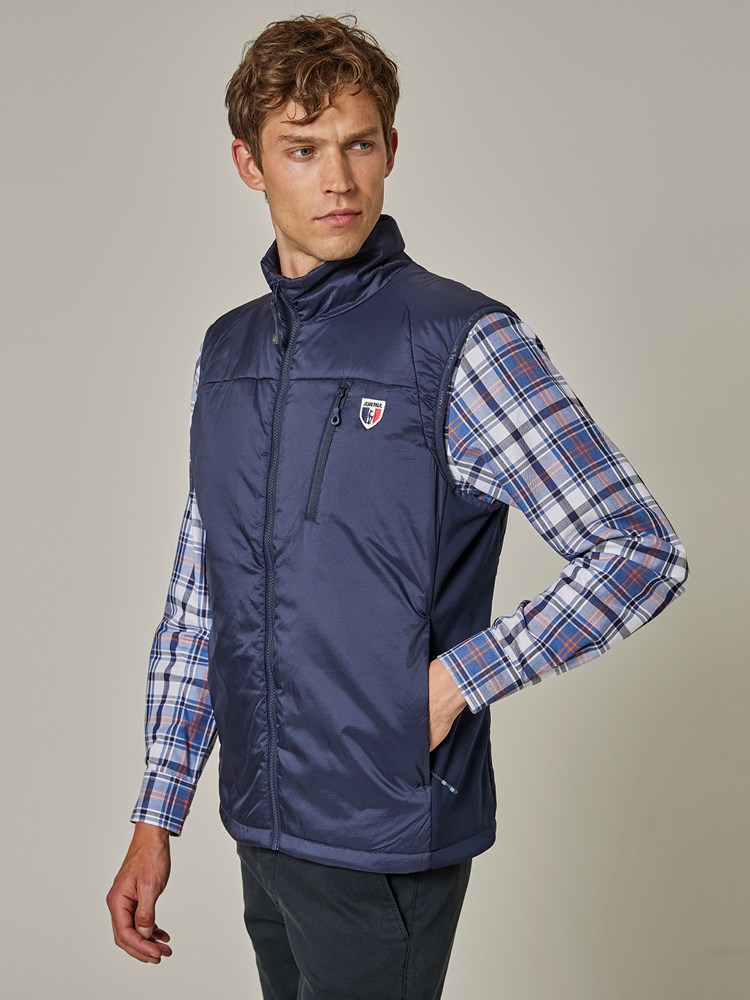 Michel vest 7501895_EM6_Jean Paul_Michel Vest_S23_Modell (1)_Michel vest EM6.jpg_