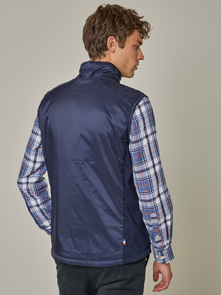 Michel vest 7501895_EM6_Jean Paul_Michel Vest_S23_Modell (4)_Michel vest EM6.jpg_