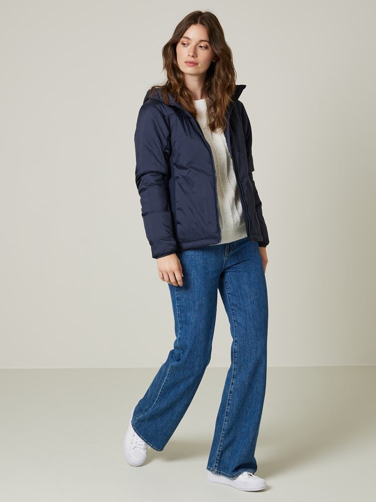 Claire jakke 7501907_EM6-JEANPAUL-S23-Modell-Front_2575_Claire jakke EM6 7501907.jpg_Front||Front