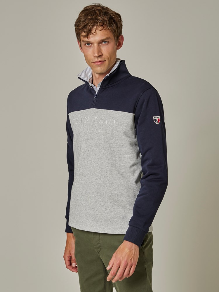 Timmy zipneck 7501918_EM6-JEANPAUL-S23-Modell-Front_1095_Timmy zipneck EM6.jpg_Front||Front