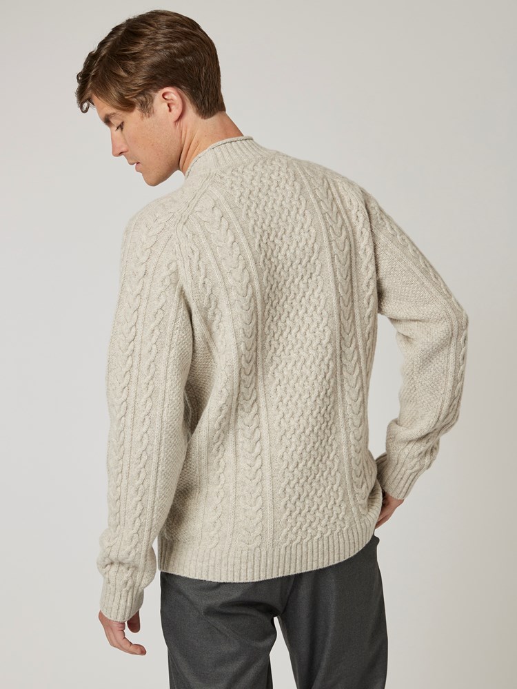 Arthur genser 7501970_IGA-VESB-W22-Modell-Back_chn=vic_3138.jpg_Back||Back