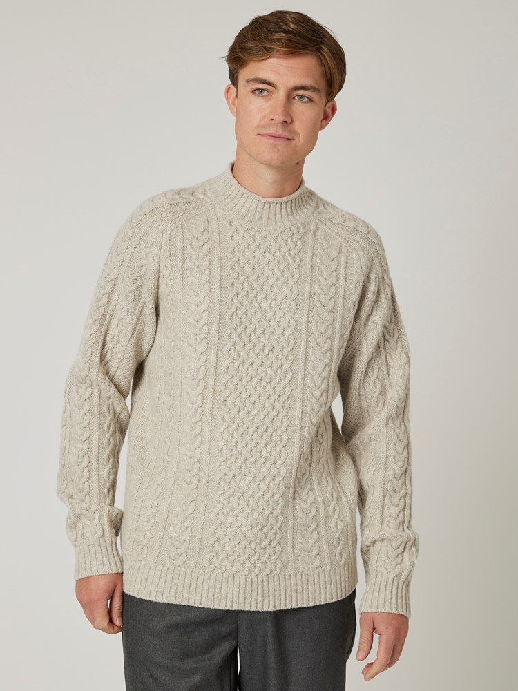 Arthur genser 7501970_IGA-VESB-W22-Modell-Front_chn=vic_2170.jpg_Front||Front