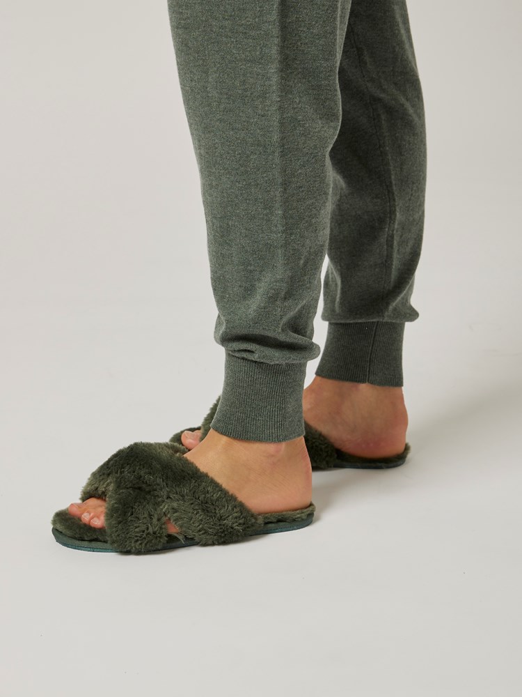 Furry slipper 7501977_GLS-MELL-W22-details_chn=vic_3870_Furry slipper GLS 7501977.jpg_