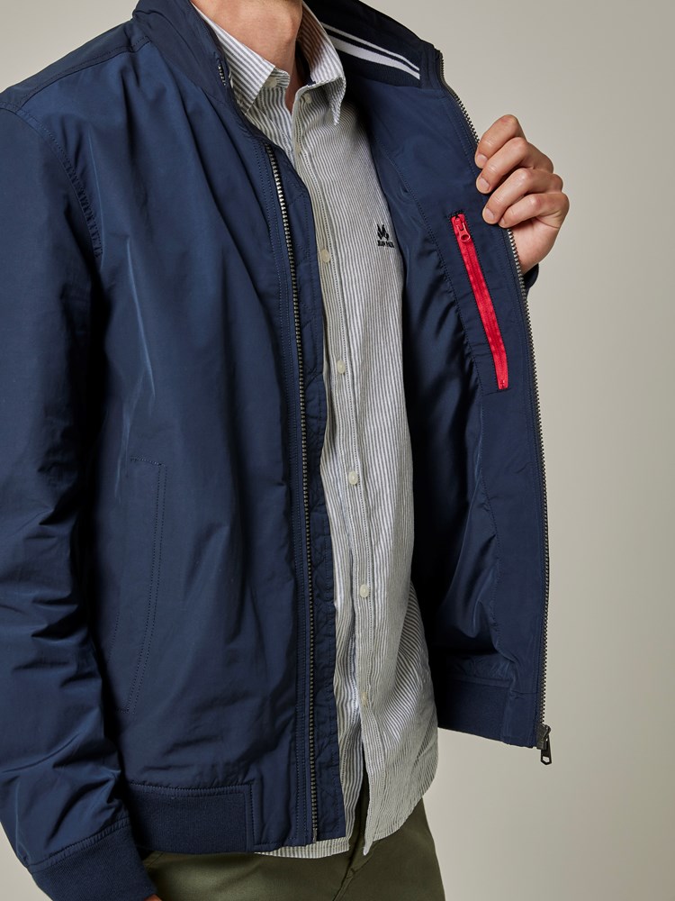 Becker jakke 7502007_EM6-JEANPAUL-S23-Modell-Front_3381.jpg_Front||Front