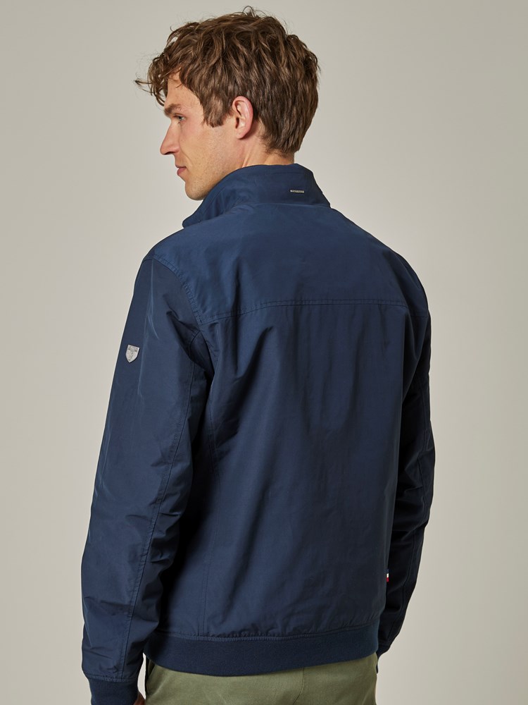 Becker jakke 7502007_EM6-JEANPAUL-S23-Modell-Front_5196.jpg_Front||Front