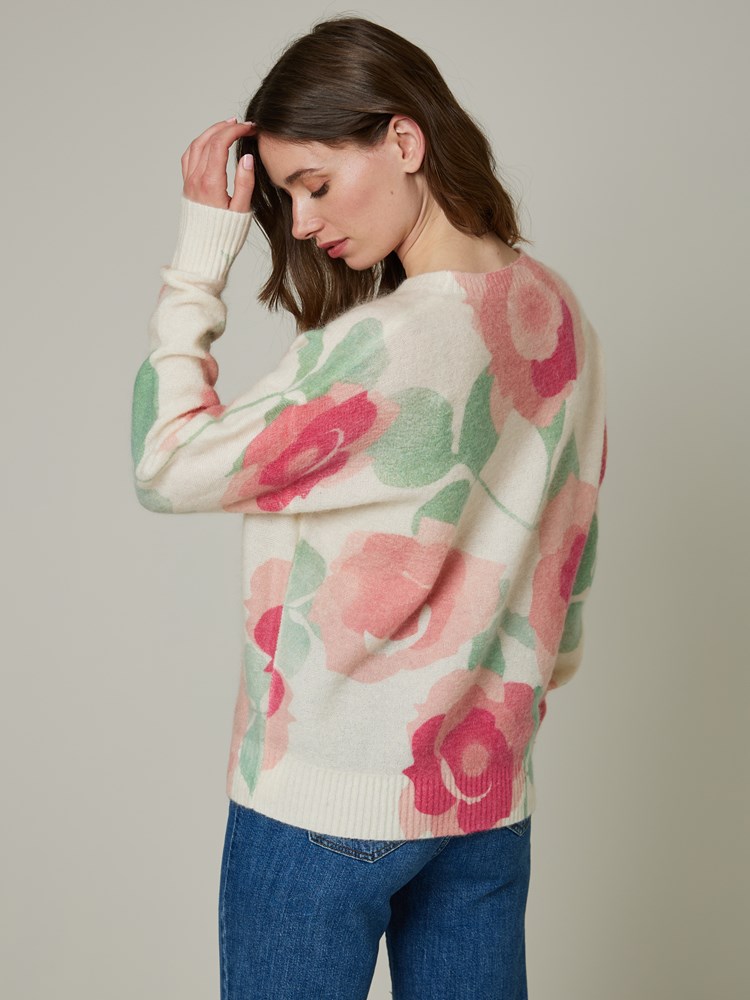 Kelly genser 7502066_MJQ-JEANPAUL-S23-Modell-Front_5869_Kelly genser MJQ 7502066.jpg_Front||Front