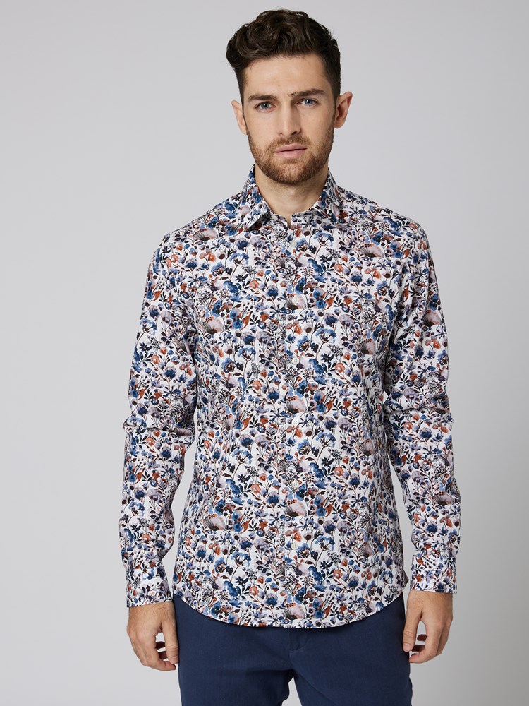 Silas Skjorte 7502202_O68-VESB-S23-Modell-Front_chn=vic_15.jpg_Front||Front
