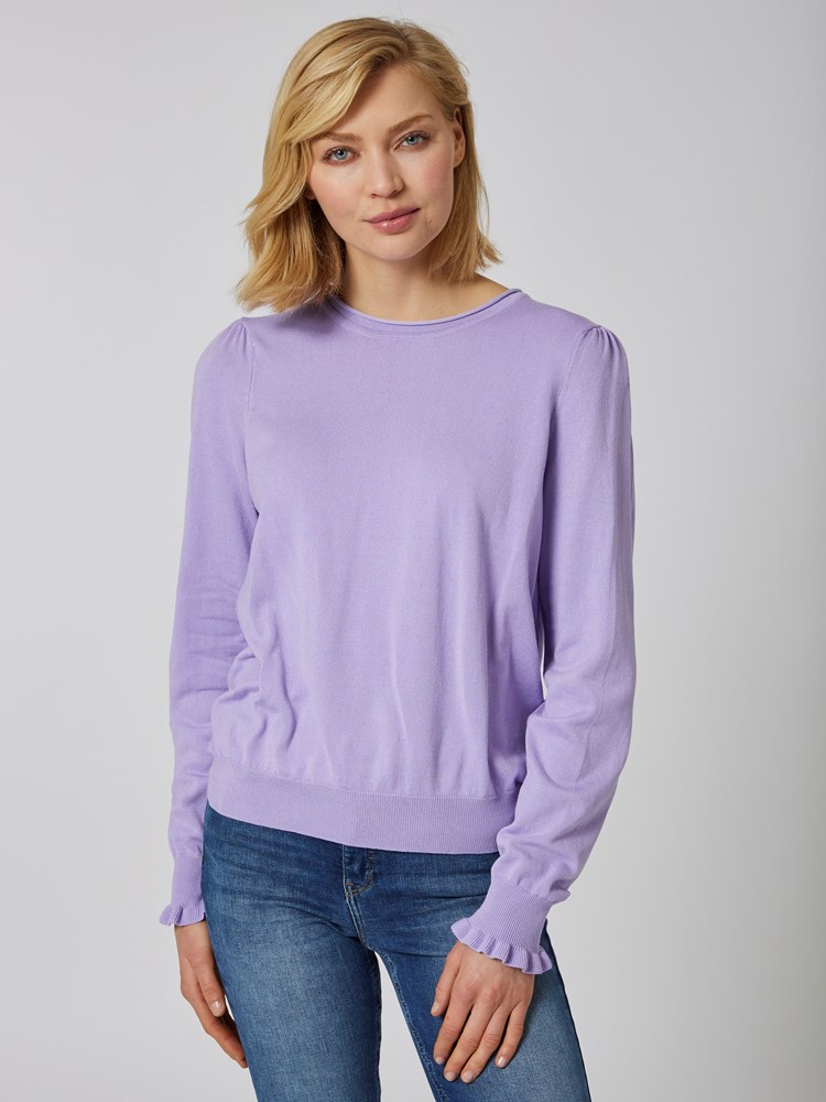 Fredrikke genser 7502253_R22-MELL-S23-Modell-Front_chn=vic_1323_Fredrikke genser R22 7502253.jpg_Front||Front
