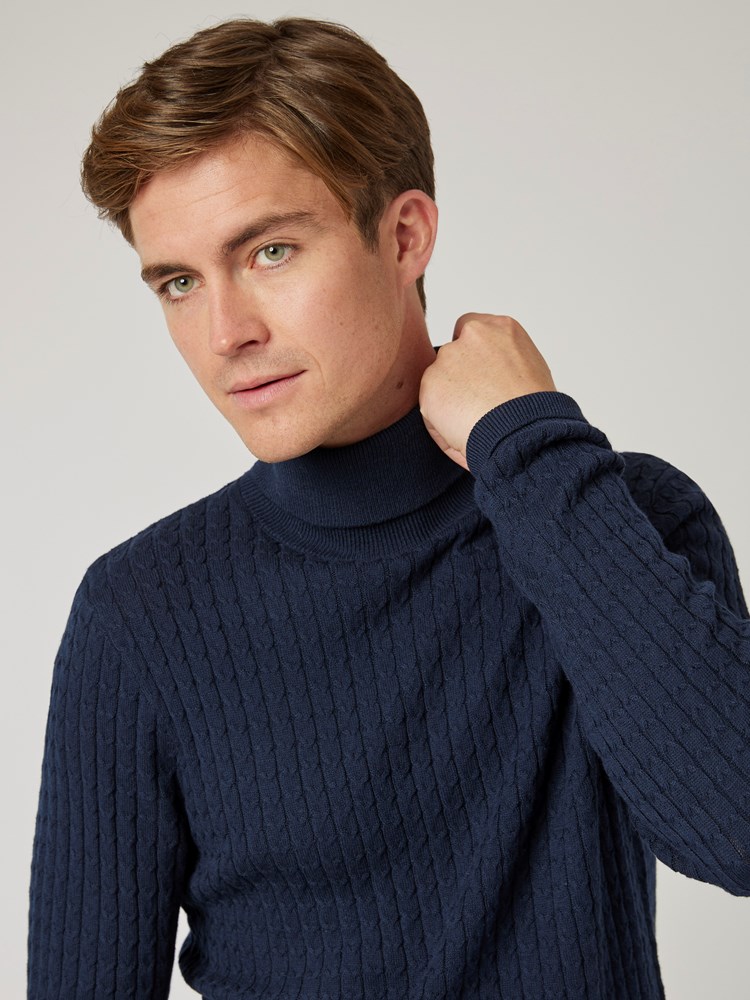 Colton pologenser 7502297_EM6-VESB-W22-details_chn=vic_818.jpg_