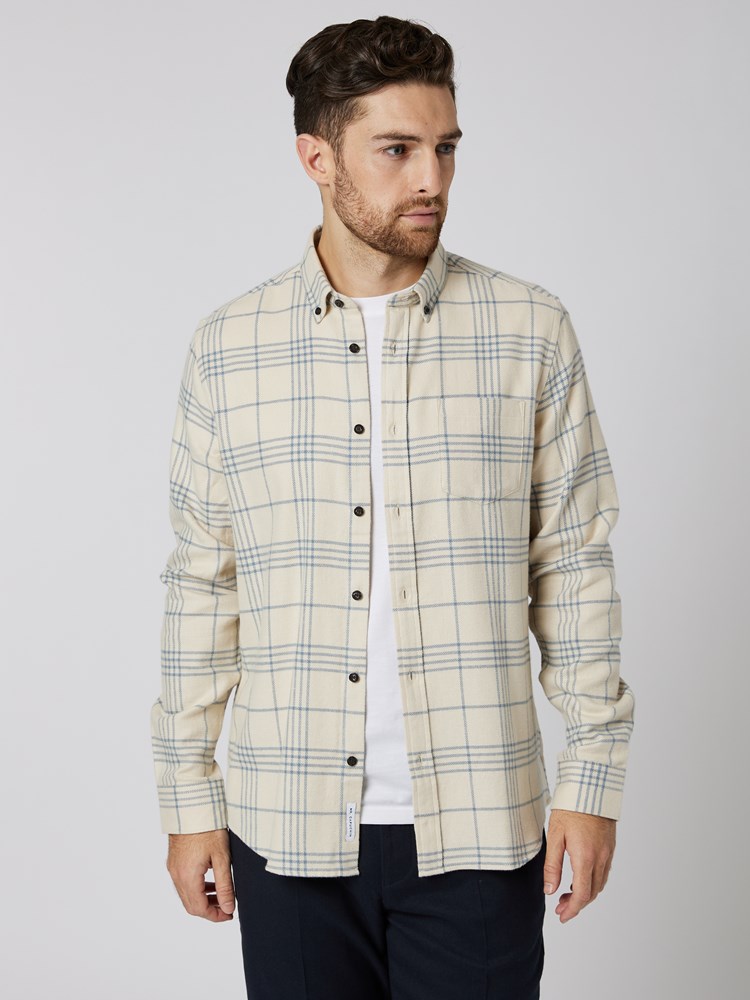 Mano skjorte 7502442_OAJ-MRCAPUCHIN-S23-Modell-Front_chn=vic_1543_Mano skjorte OAJ.jpg_Front||Front