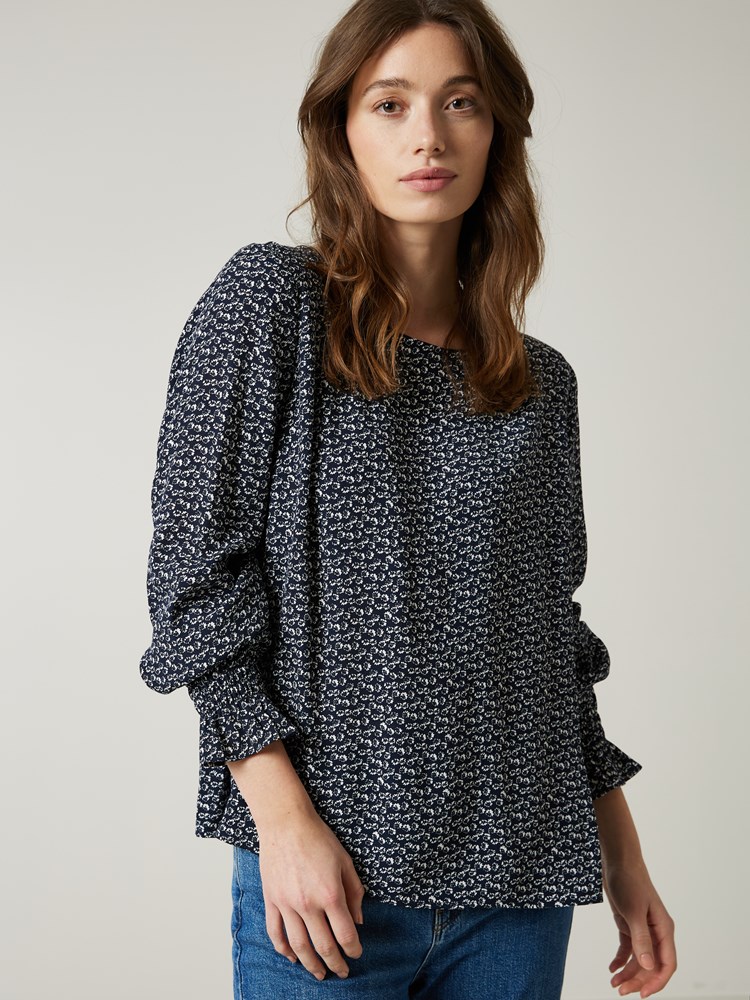 Lula bluse 7502475_EM6-JEANPAUL-S23-Modell-Front_7137_Lula bluse EM6 7502475.jpg_Front||Front