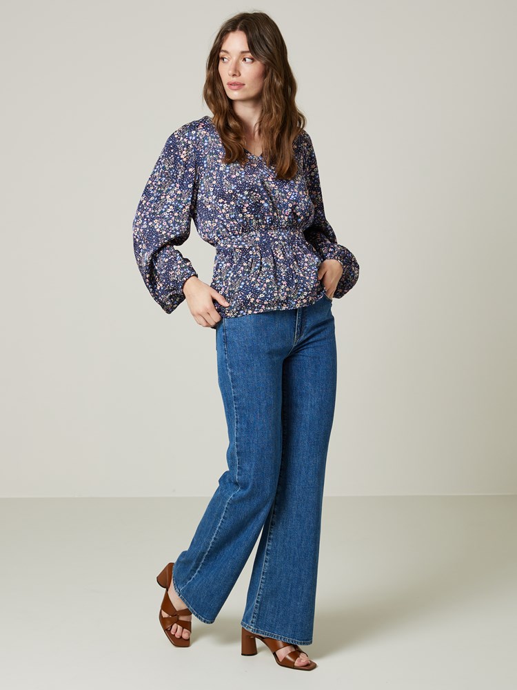 Stella bluse 7502584_EM6-JEANPAUL-S23-Modell-Front_1277_Stella bluse EM6 7502584.jpg_Front||Front