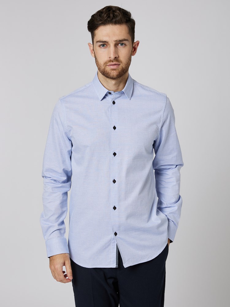 Marlon skjorte 7502592_C17-MRCAPUCHIN-S23-Modell-Front_chn=vic_174_Marlon skjorte C17.jpg_Front||Front