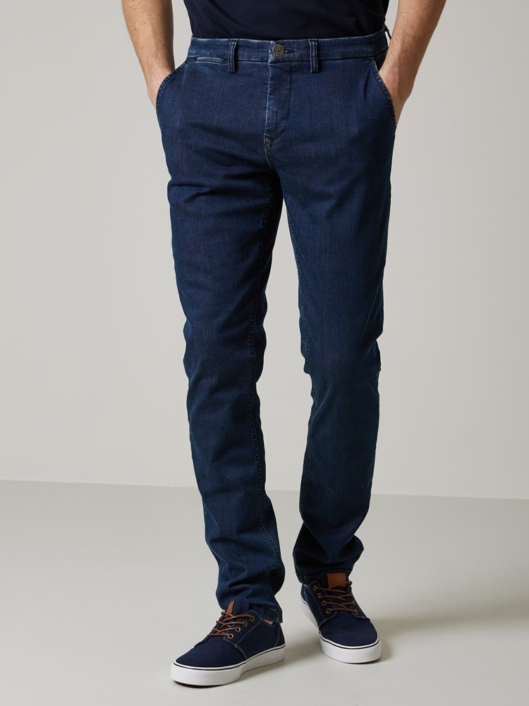 Alan denim hyper str. chino 7502644_D05-JEANPAUL-S23-Modell-Front_4390.jpg_Front||Front