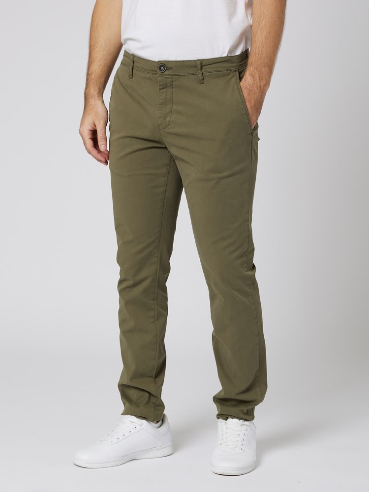 Aron chinos 7502696_GMR-VESB-S23-Modell-Front_chn=vic_2829.jpg_Front