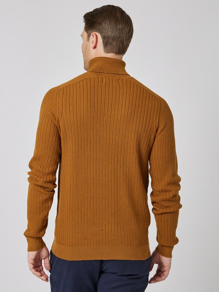 Julien pologenser 7502724_ADV-VESB-A23-Modell-Back_chn=vic_8358.jpg_Back||Back