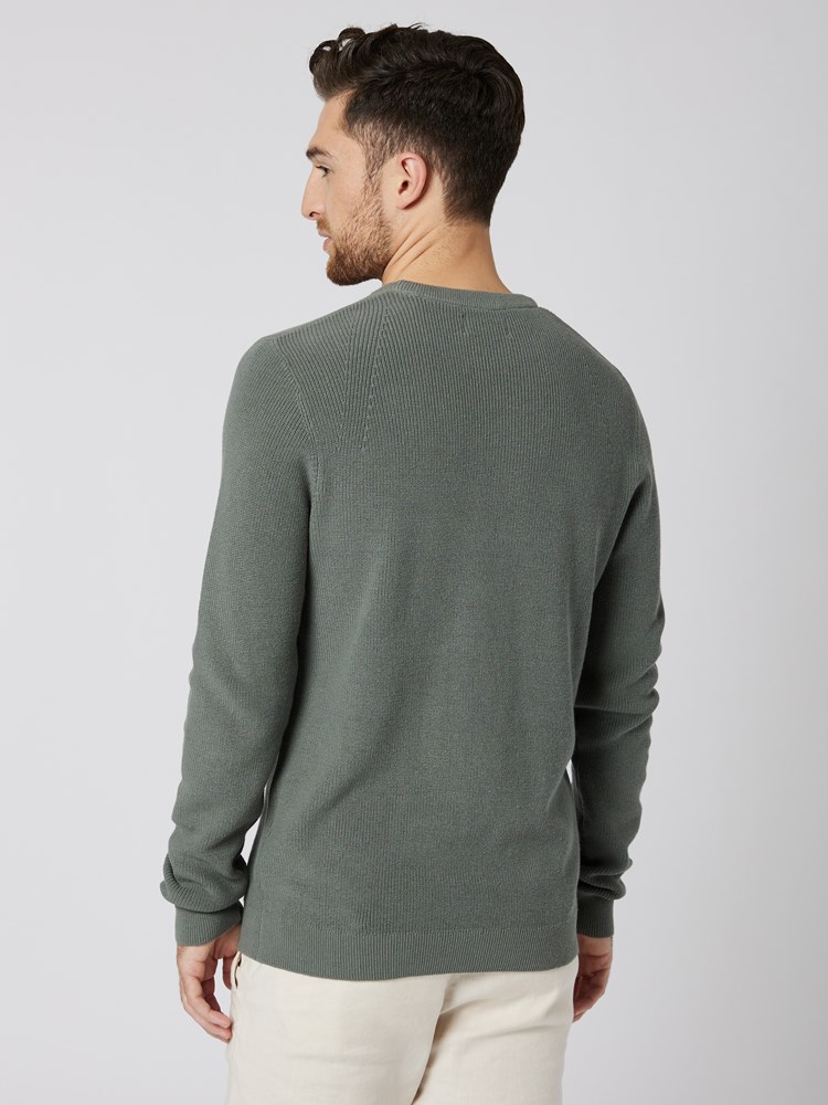 Patrick genser 7502734_GNS-VESB-S23-Modell-Back_chn=vic_7033.jpg_Back||Back