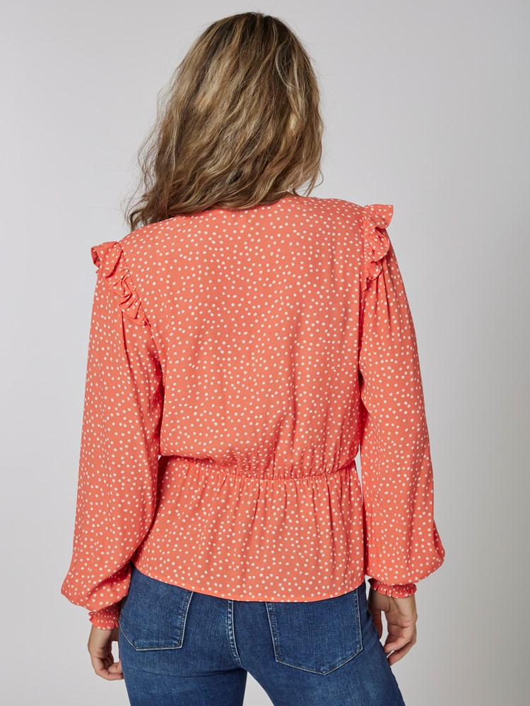 Heidi omslagsbluse 7502763_K3U-MELL-S23-Modell-Back_chn=vic_1026_Heidi omslagsbluse K3U_Heidi omslagsbluse K3U 7502763.jpg_Back||Back