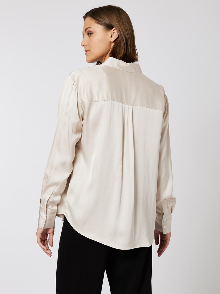 Georgie skjorte 7502912_I2Z-BLU-S23-Modell-Back_chn=vic_508_Georgie skjorte I2Z 7502912.jpg_Back||Back