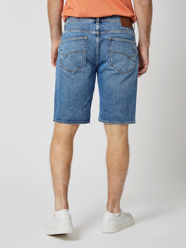 Regular denim shorts 7502979_DAD-HENRYCHOICE-H23-Modell-Back_chn=vic_9002_Regular denim shorts DAD.jpg_Back||Back
