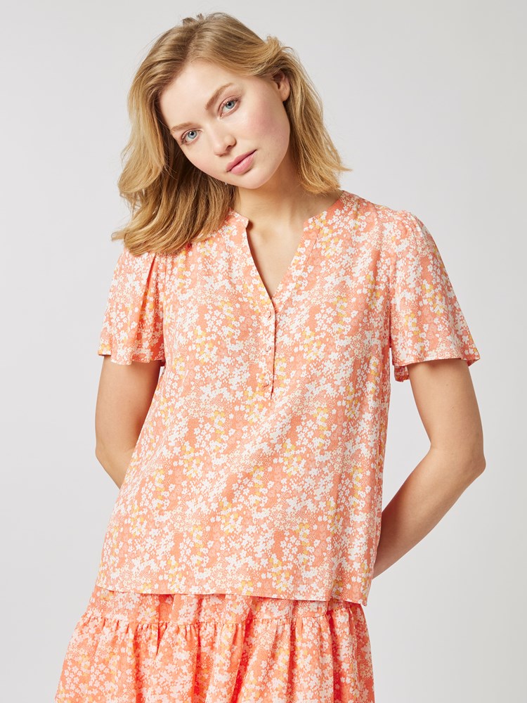 Florence bluse 7503093_MNH-MELL-H23-Modell-Front_chn=vic_7677_Florence bluse MNH_Florence bluse MNH 7503093.jpg_Front||Front