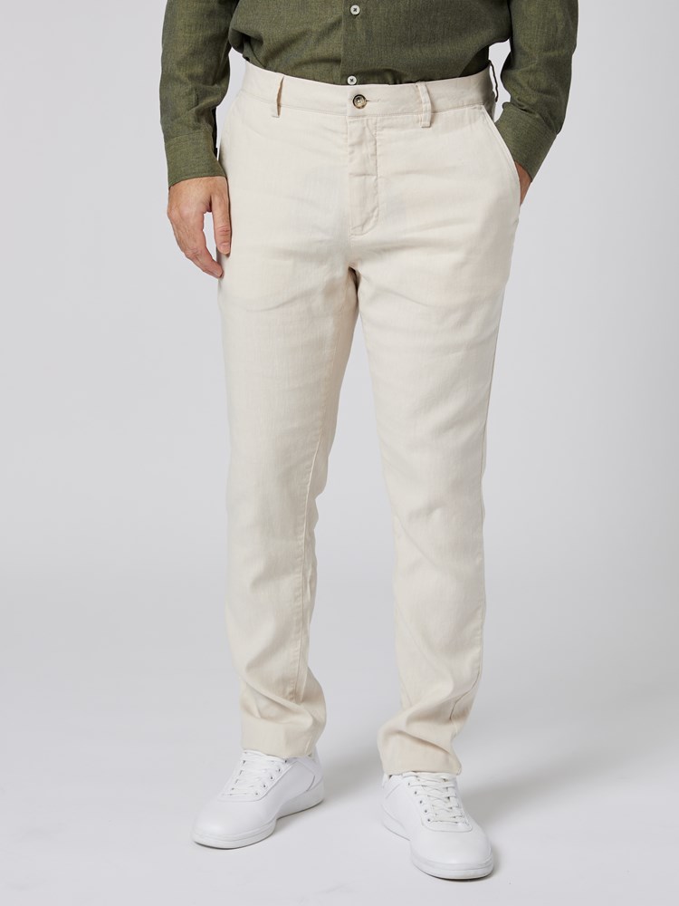 Carl chinos 7503095_I2V-VESB-S23-Modell-Front_chn=vic_985_Carl chinos I2V 7503095.jpg_Front||Front