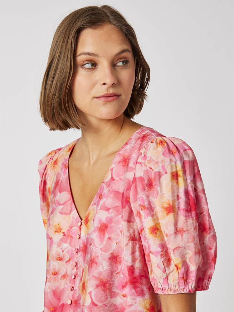 Cressida bluse 7503140_MOG-DONNA-H23-details_chn=vic_4970_Cressida bluse MOG_Cressida bluse MOG 7503140.jpg_