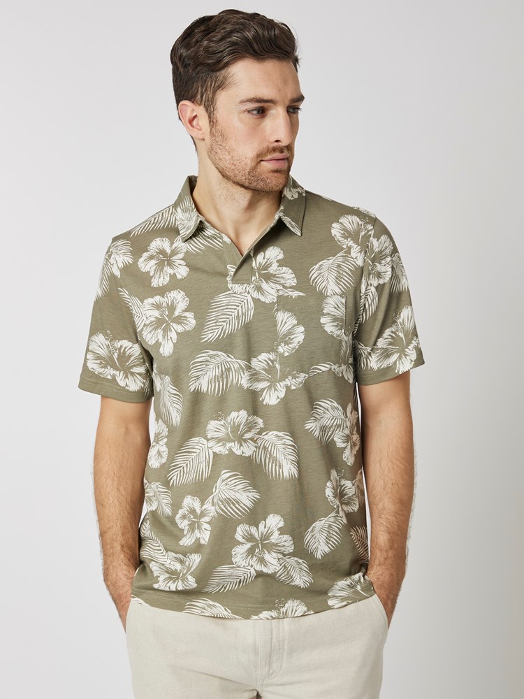 Alonzo mønstret polo t-skjorte 7503217_I5Z-MRCAPUCHIN-H23-Modell-Front_chn=vic_5725_Alonzo mønstret polo t-skjorte I5Z.jpg_Front||Front