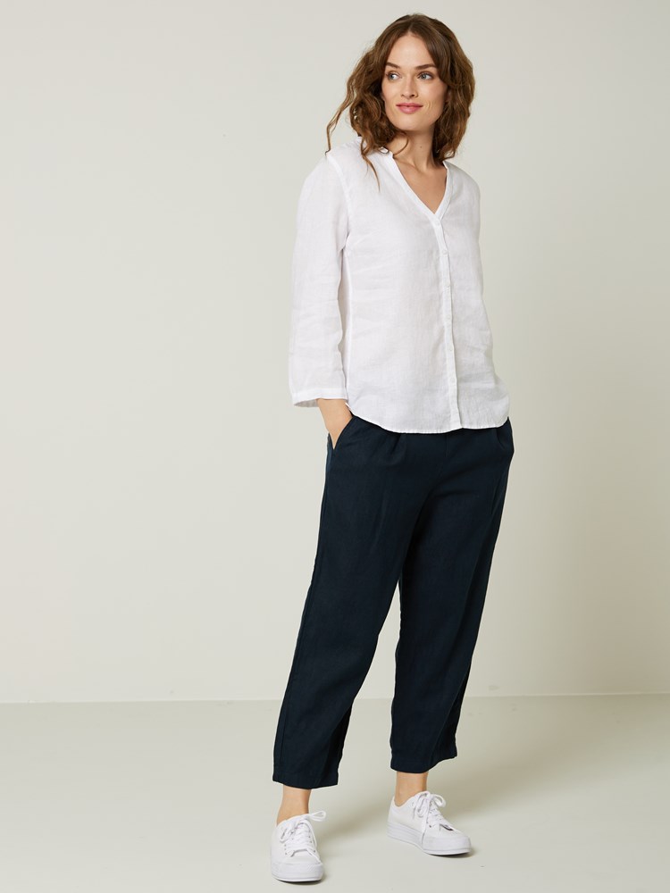 Lucy linbukse 7503230_O68_Jean Paul_Lucia Linen Bluse_H23 (1)_Lucy linbukse EM6 7503569.jpg_