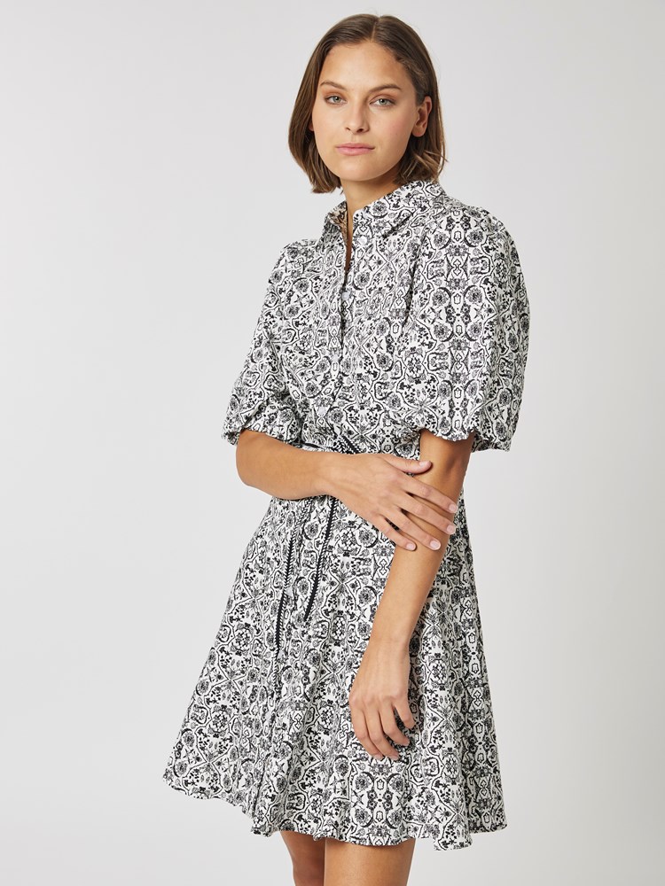 Dancia kjole 7503290_CAB-DONNA-H23-details_chn=vic_6957.jpg_