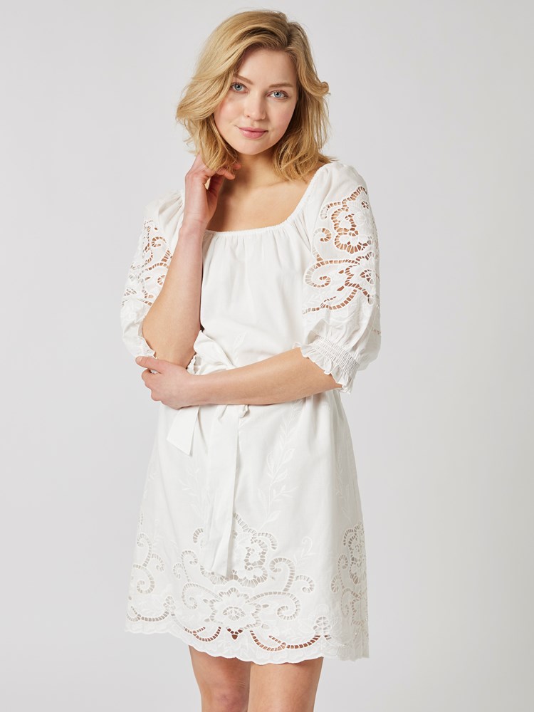 Pomeline kjole 7503292_O68-DONNA-H23-Modell-Front_chn=vic_7834_Pomeline kjole O68 7503292.jpg_Front||Front