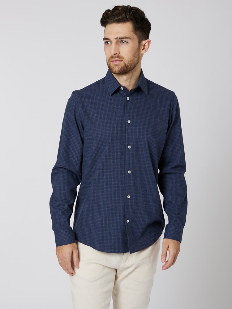 Frederick rutet skjorte 7503431_EM6-VESB-S23-Modell-Front_chn=vic_3088.jpg_Front||Front