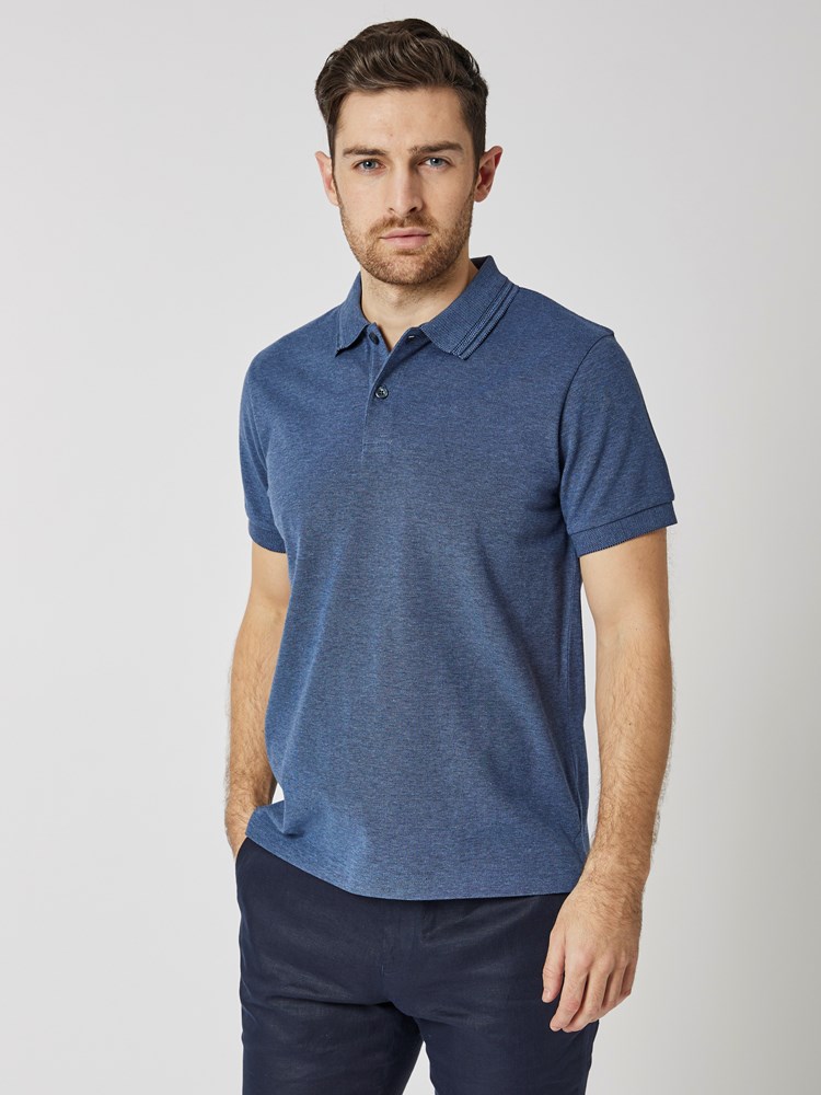 Javier pique 7503457_EM6-VESB-H23-Modell-Front_chn=vic_5051.jpg_Front||Front