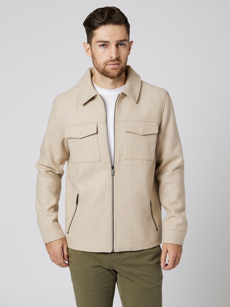 Luke skjortejakke 7503470_APY-VESB-S23-Modell-Front_chn=vic_9270.jpg_Front||Front