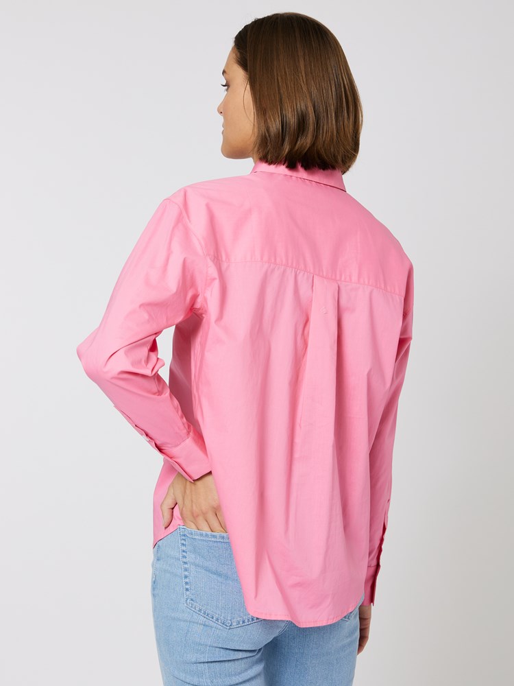 Stina skjorte 7503568_MOI-BLU-S23-Modell-Back_chn=vic_3802_Stina skjorte MOI_Stina skjorte MOI 7503568.jpg_Back||Back