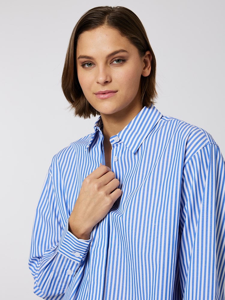 Stina skjorte 7503568_R25-BLU-S23-details_chn=vic_8382_Stina skjorte R25_Stina skjorte R25 7503568.jpg_