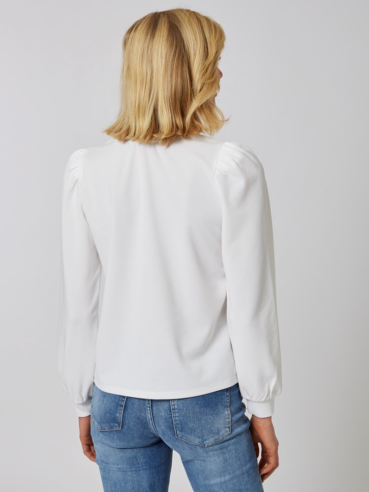Emiko topp 7503626_O79-DONNA-S23-Modell-Back_chn=vic_8740_Emiko topp O79 7503626.jpg_Back||Back