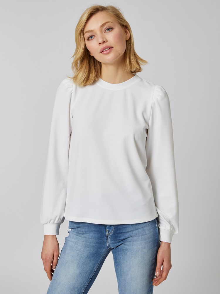 Emiko topp 7503626_O79-DONNA-S23-Modell-Front_chn=vic_3360_Emiko topp O79 7503626.jpg_Front||Front