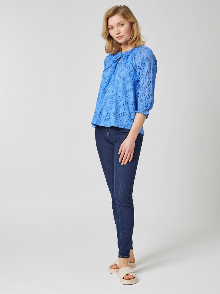Ezra bluse 7503800_ECP-MELL-H23-details_chn=vic_3809_Ezra bluse ECP 7503800.jpg_