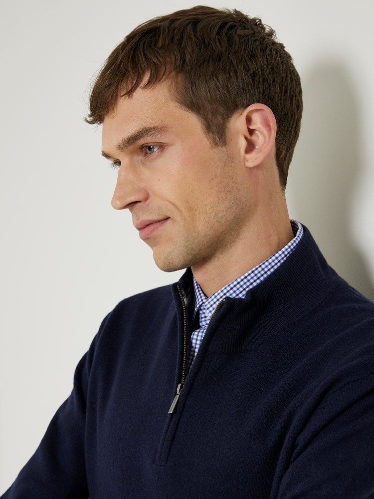 Ethan merino zipneck 7503975_EM6-JEANPAUL-A23-Modell-Front_7617_Ethan merino zipneck EM6.jpg_Front||Front