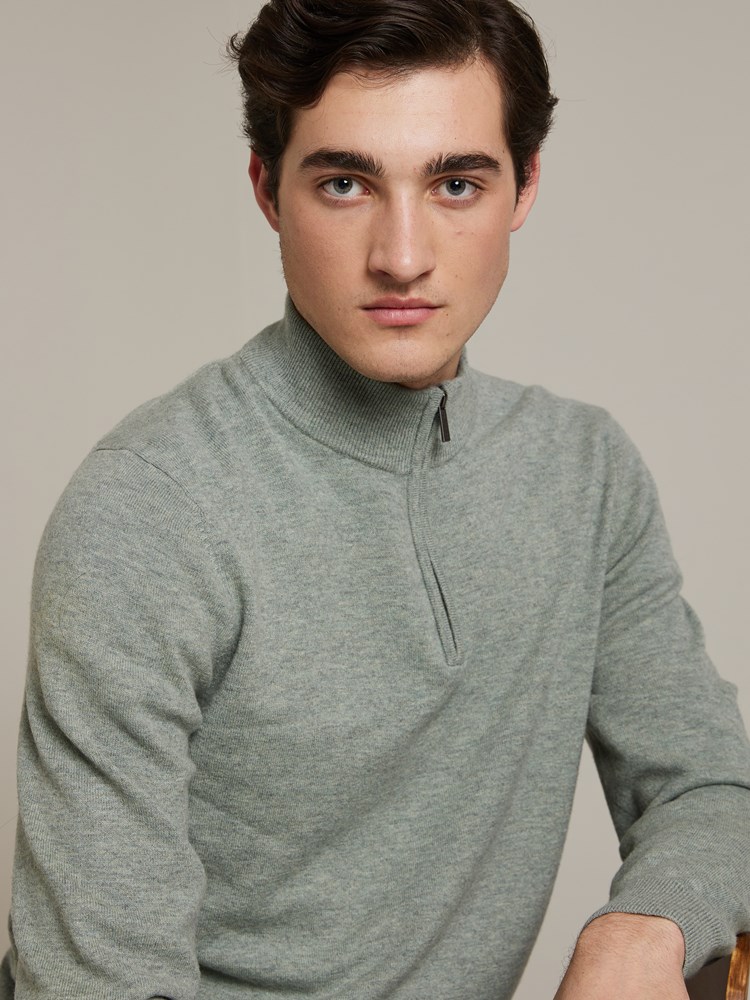 Ethan merino zipneck 7503975_GLS-JEANPAUL-A23-Modell-Front_5330_Ethan merino zipneck GLS.jpg_Front||Front