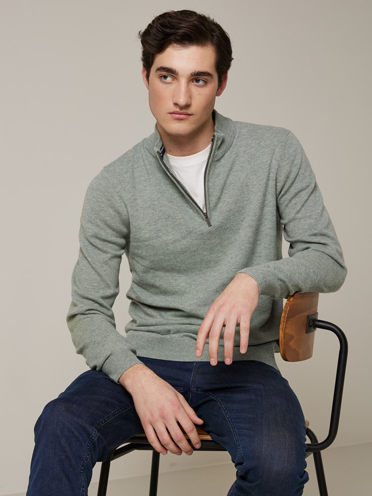 Ethan merino zipneck 7503975_GLS-JEANPAUL-A23-Modell-Front_6845_Ethan merino zipneck GLS.jpg_Front||Front