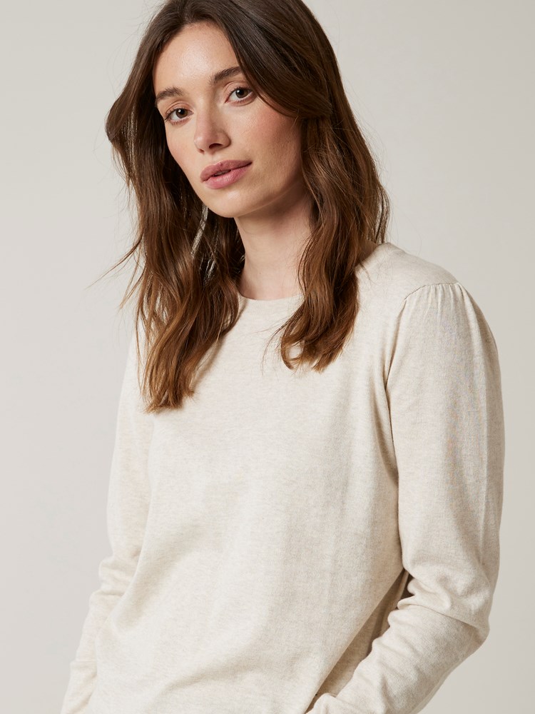Agnes genser 7503978_I2M-JEANPAUL-A23-Modell-Front_3192-nycrop_Agnes genser I2M_Agnes genser I2M 7503978.jpg_