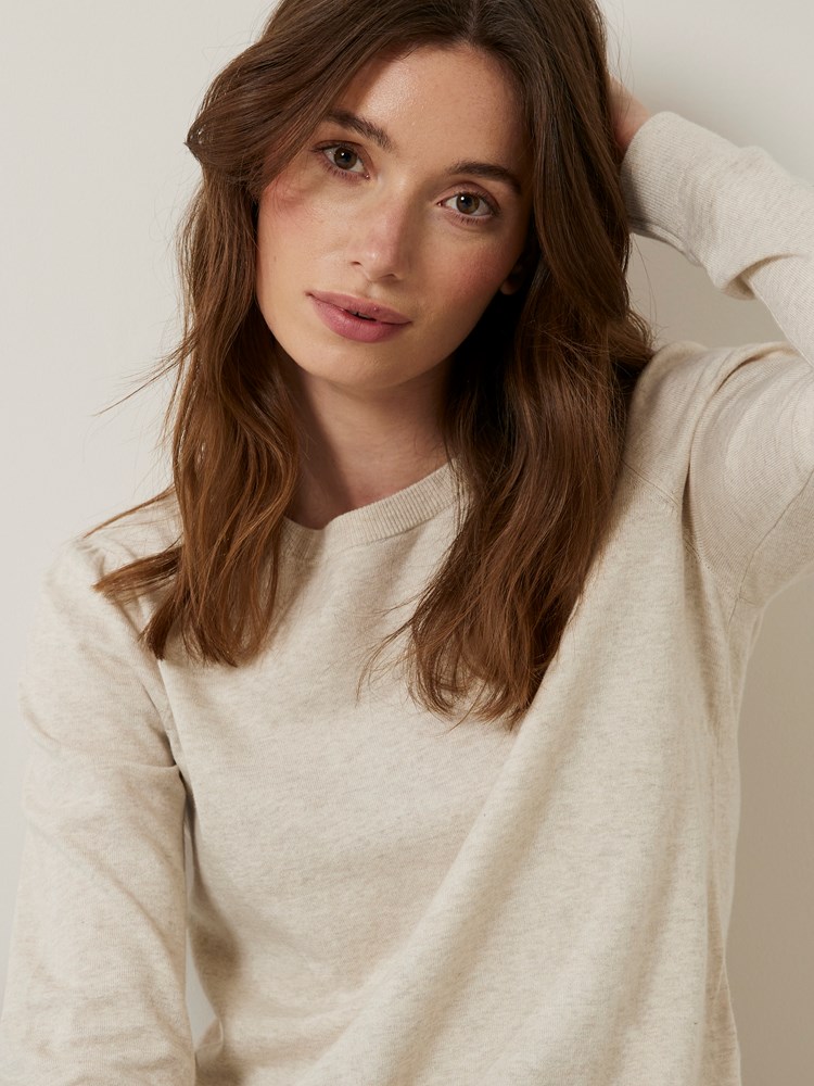 Agnes genser 7503978_I2M-JEANPAUL-A23-Modell-Front_6624-nycrop_Agnes genser I2M_Agnes genser I2M 7503978.jpg_