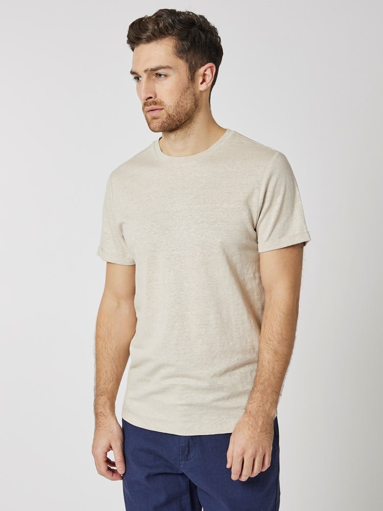 Russell t-skjorte 7504137_I2M-VESB-H23-Modell-Front_chn=vic_9176.jpg_Front||Front