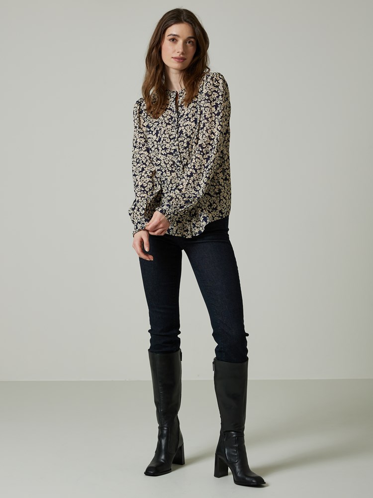 Germanie bluse 7504429_EM6-JEANPAUL-A23-Modell-Front_5496_Germanie bluse EM6_Germanie bluse EM6 7504429.jpg_Front||Front
