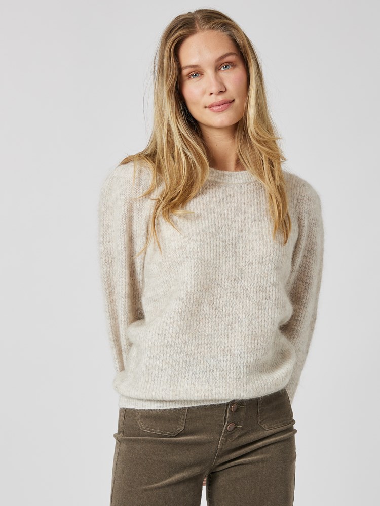 Marion pufferm genser 7504487_R51-MELL-A23-Modell-Front_chn=vic_3681_Marion pufferm genser R51_Marion pufferm genser R51 7504487.jpg_Front||Front