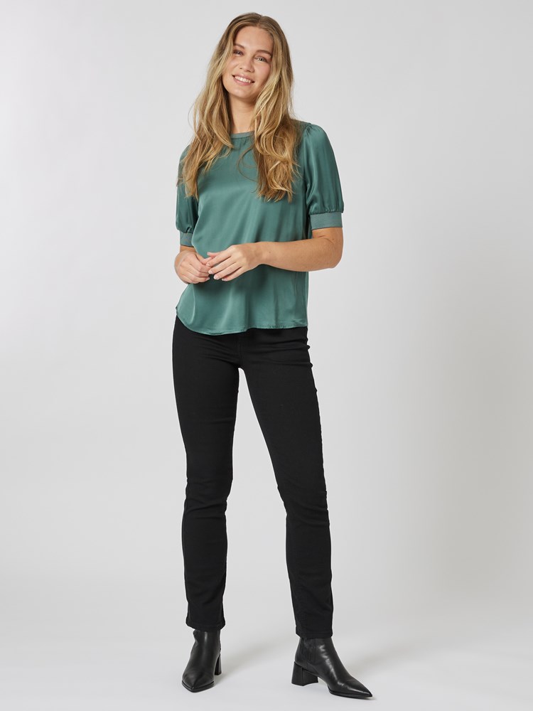 Kimmy topp 7504583_GNS-MELL-A23-details_chn=vic_6645_Kimmy topp GNS_Kimmy topp GNS 7504583.jpg_