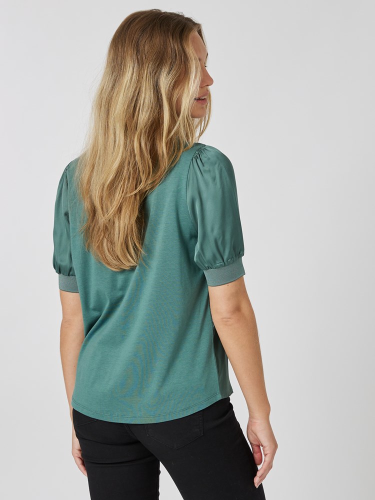 Kimmy topp 7504583_GNS-MELL-A23-Modell-Back_chn=vic_5662_Kimmy topp GNS_Kimmy topp GNS 7504583.jpg_Back||Back